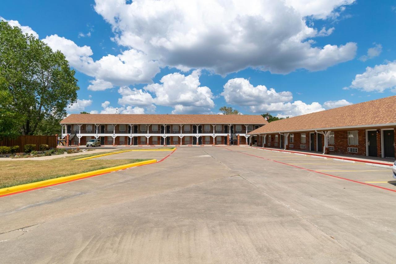 Countryside Inn Kaufman Exterior photo
