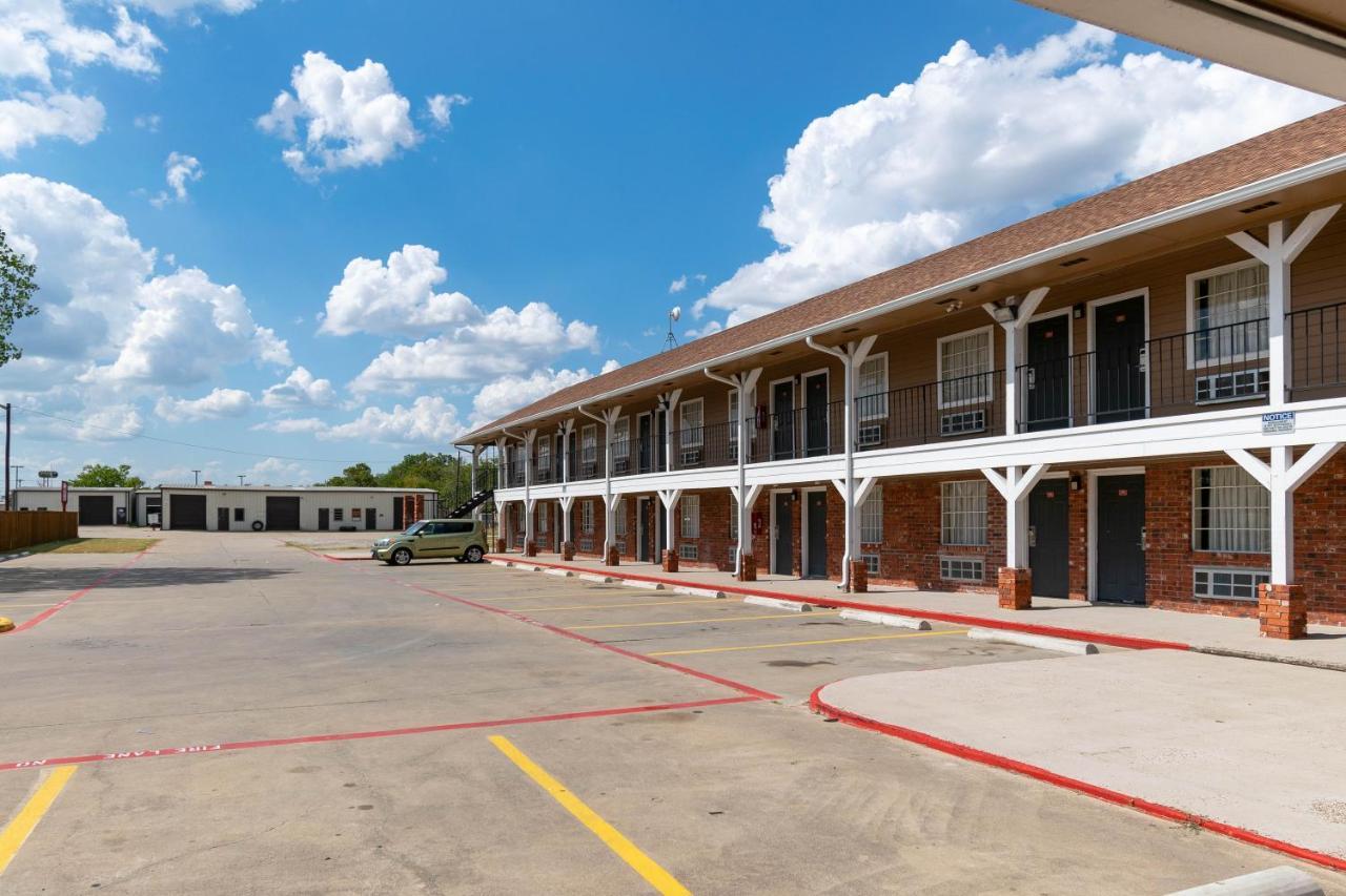 Countryside Inn Kaufman Exterior photo